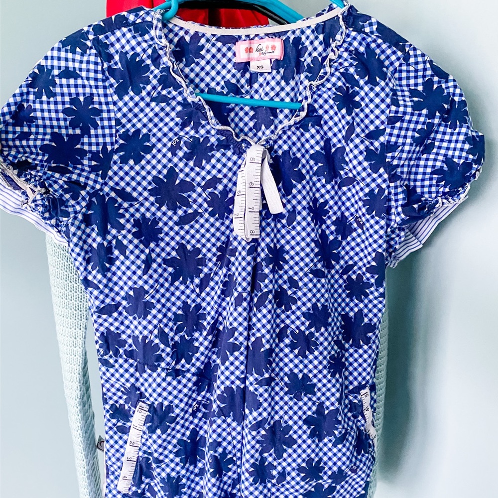 koi Floral Checkered Scrub Top